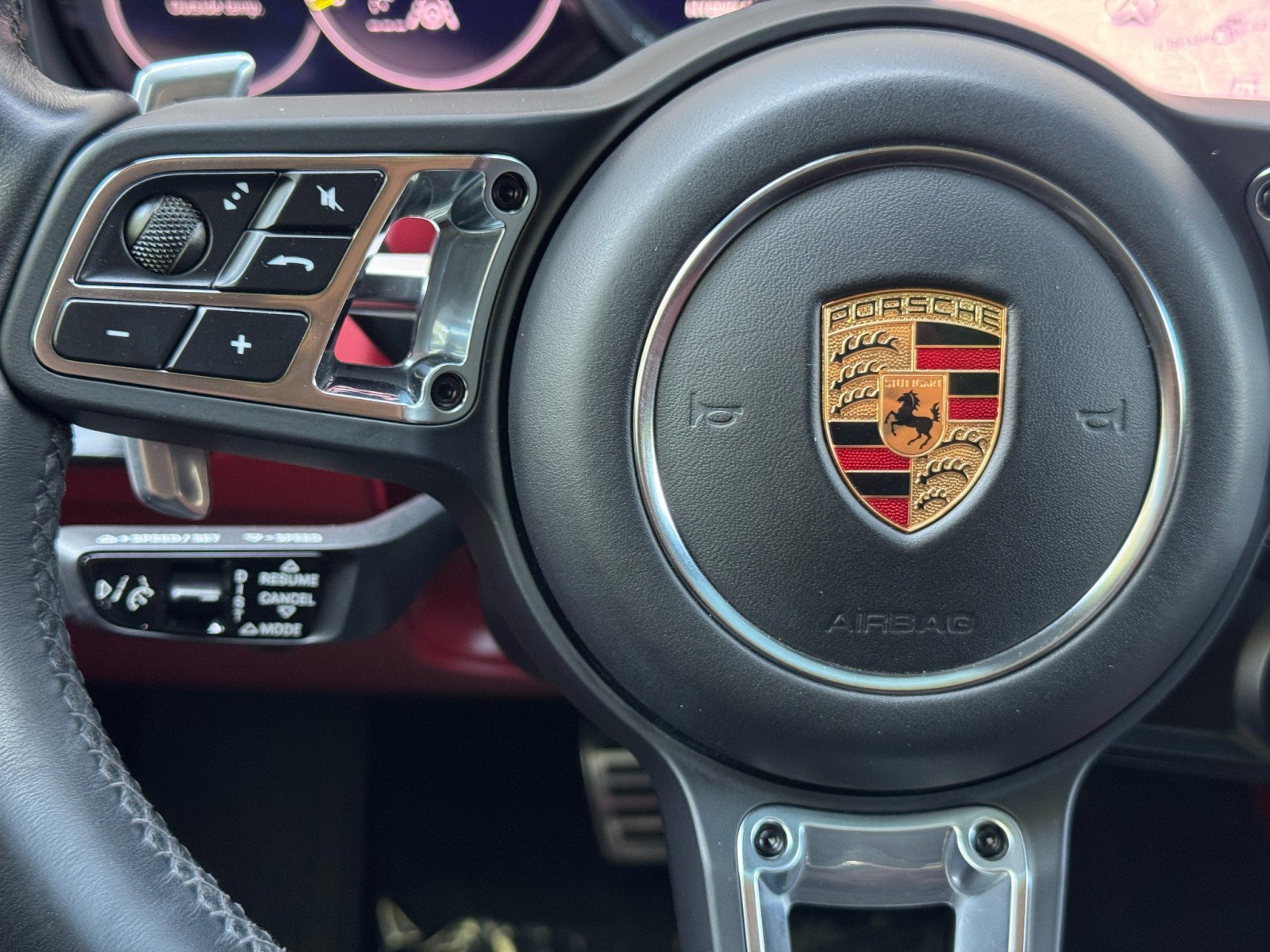 Used 2022 Porsche Cayenne Turbo S w/ Assistance Package image 23