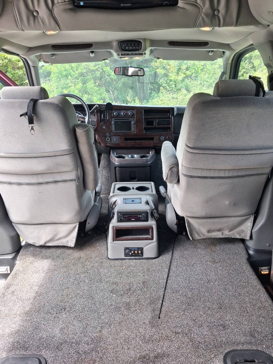 Used 2010 GMC Savana 1500 AWD w/ Preferred Equipment Group image 13