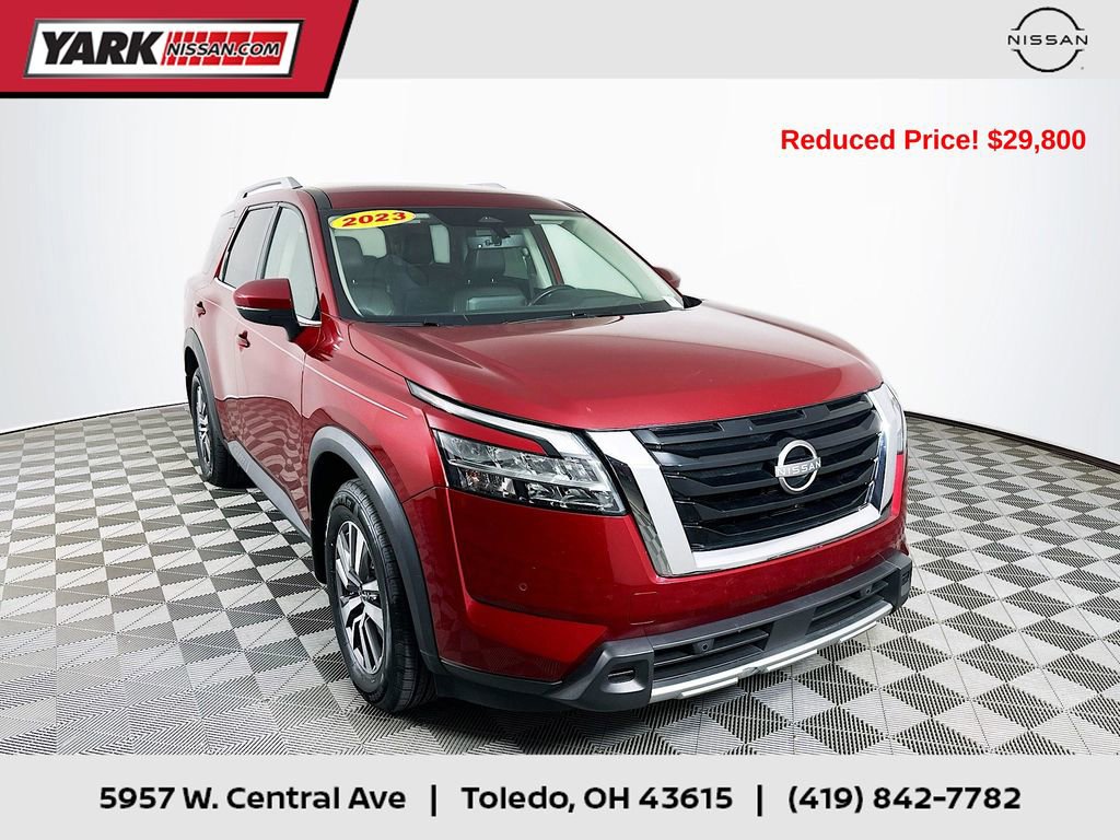 Used 2023 Nissan Pathfinder SL AWD/4WD image 1