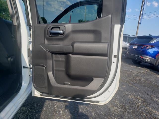 Used 2020 Chevrolet Silverado 1500 Custom w/ Custom Value Package AWD/4WD image 18