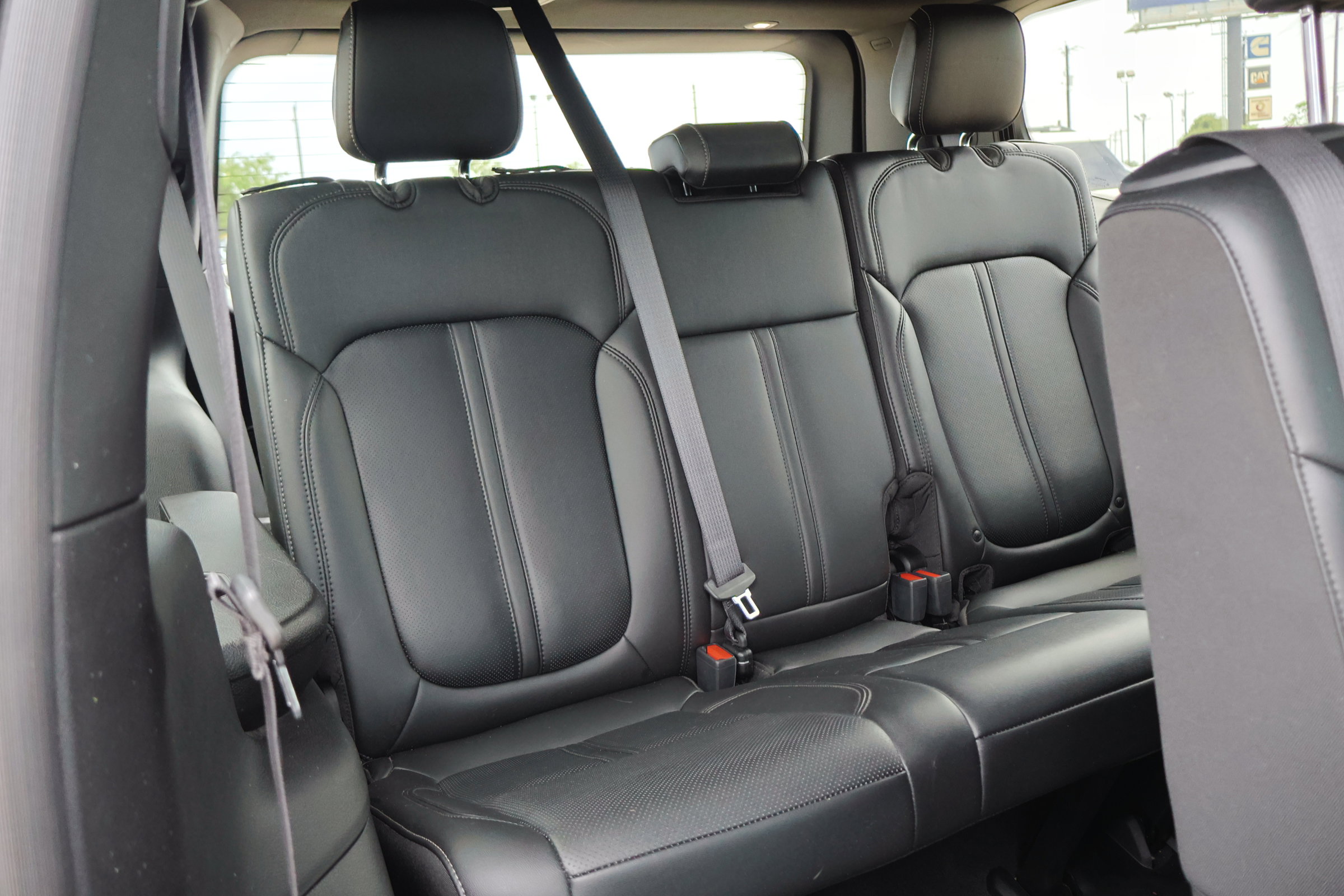 Used 2023 Jeep Wagoneer 4WD image 38