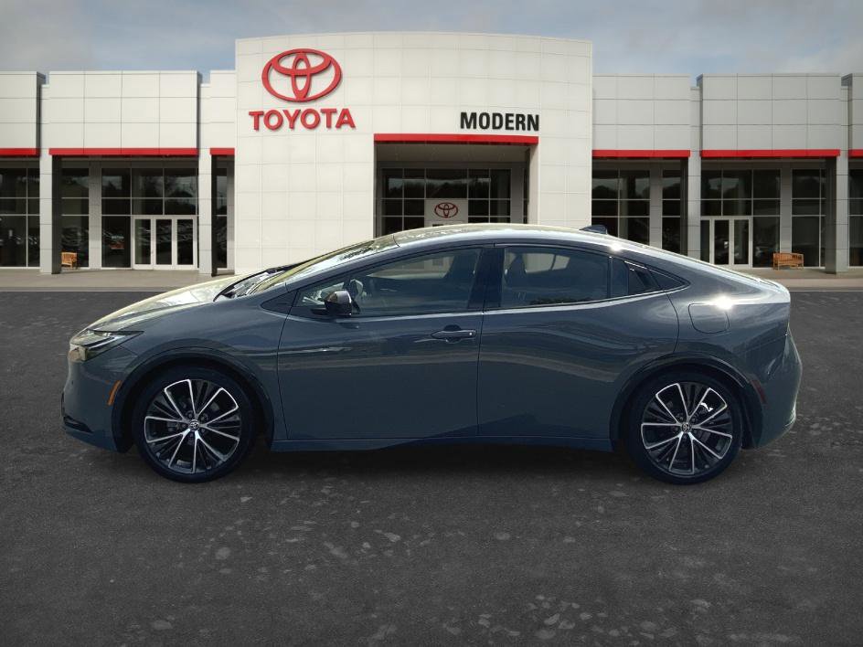 Used 2025 Toyota Prius XLE FWD image 7