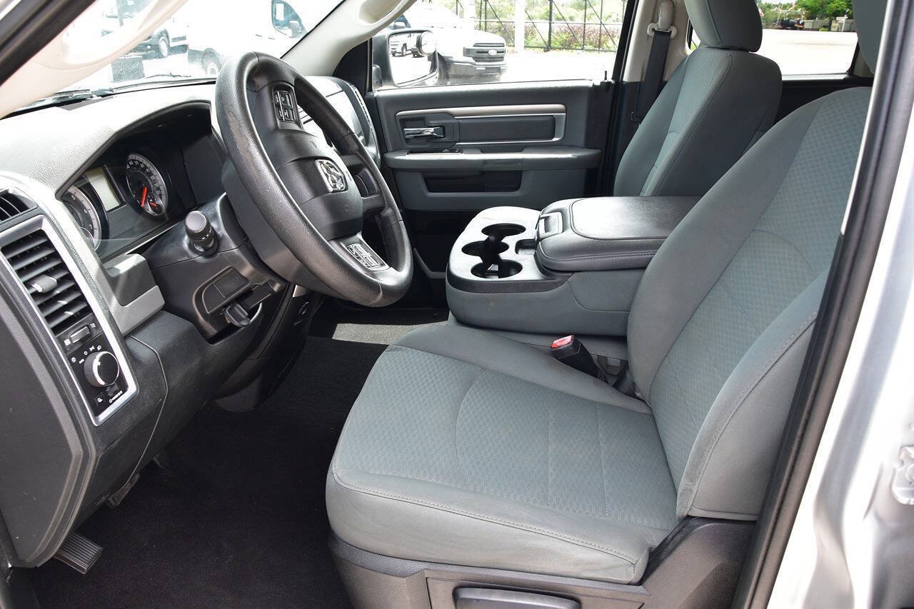 Used 2016 RAM 1500 Classic SLT RWD image 9