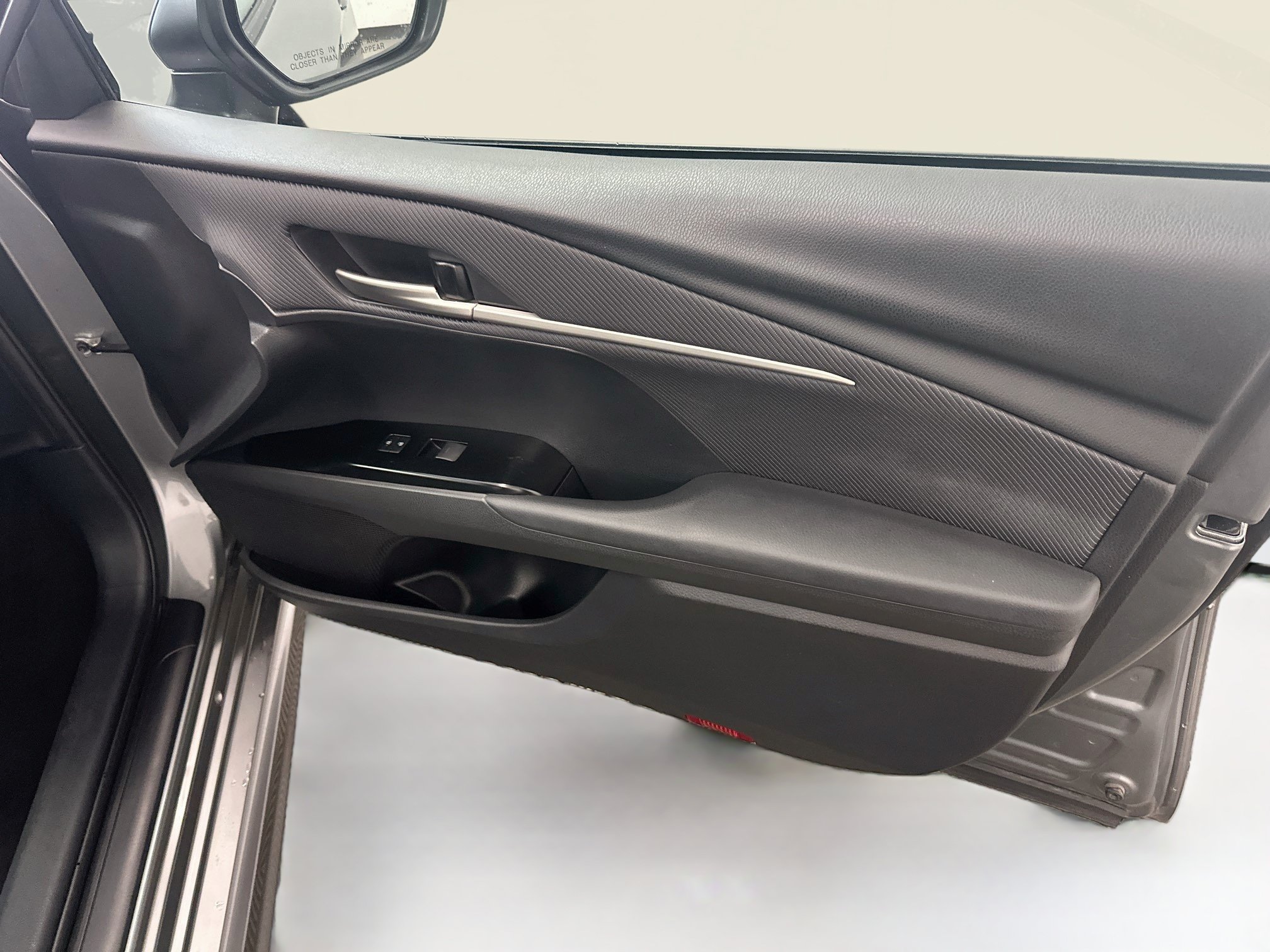 Used 2025 Toyota Camry SE FWD image 33