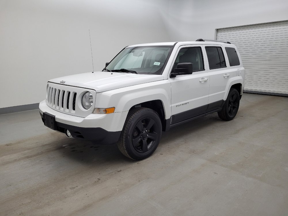 Used 2016 Jeep Patriot High Altitude image 2