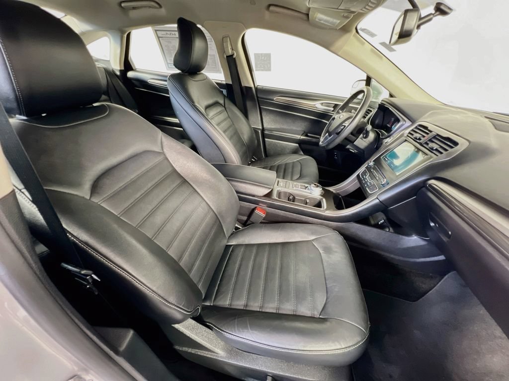 Used 2017 Ford Fusion Energi SE FWD image 28