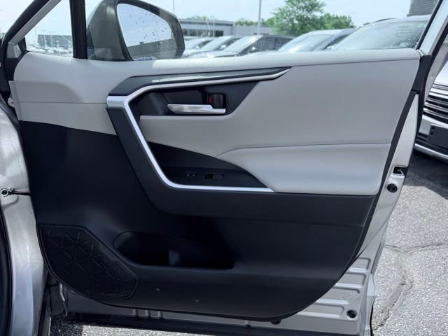 Used 2022 Toyota RAV4 XLE w/ Convenience Package AWD/4WD image 17