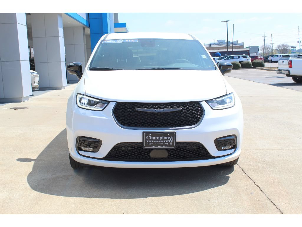 New 2026 Chrysler Pacifica Select FWD image 3
