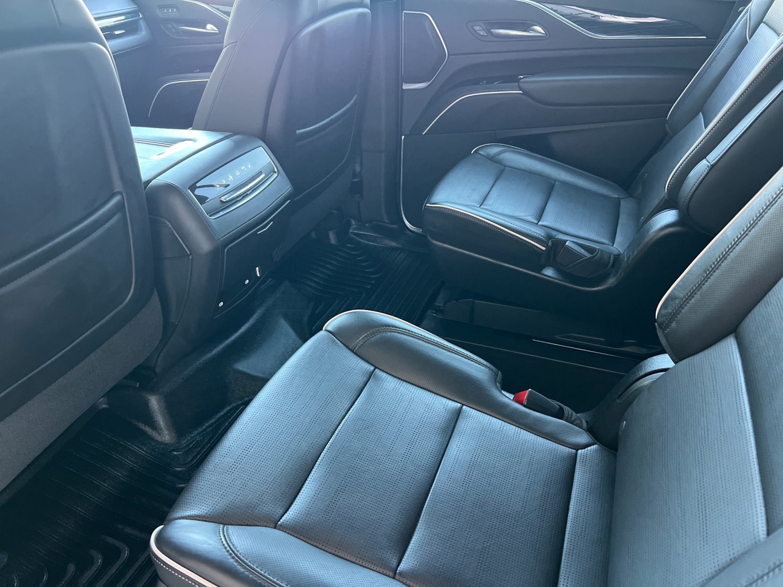 Used 2022 Cadillac Escalade Sport AWD/4WD image 12