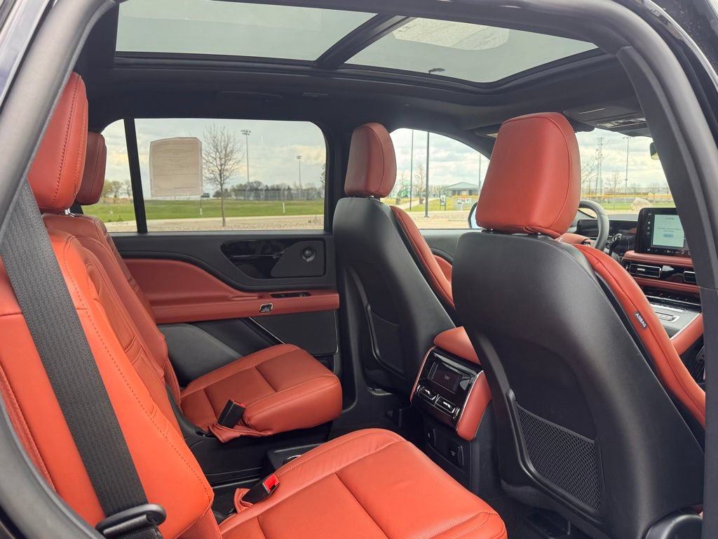 New 2026 Lincoln Aviator Reserve w/ Jet Appearance Package AWD/4WD image 29