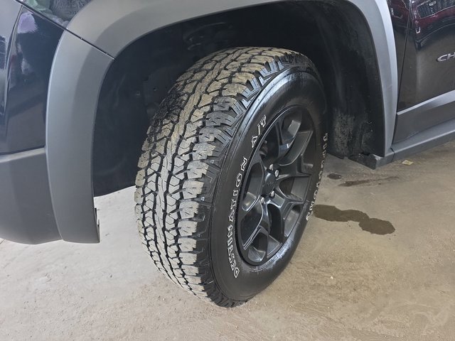 Used 2022 Jeep Cherokee Trailhawk w/ Sound & Nav Group image 31