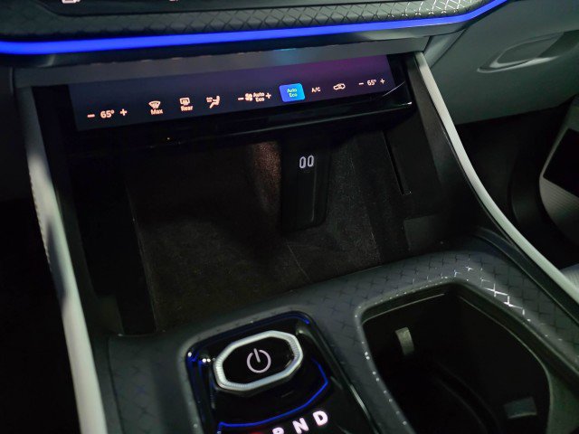 Used 2025 Jeep Wagoneer S Limited image 32