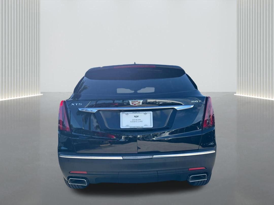 New 2025 Cadillac XT5 Luxury image 6
