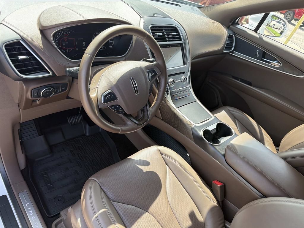 Used 2018 Lincoln MKX Reserve FWD image 18