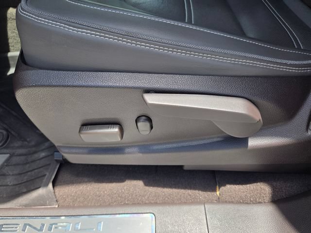 Used 2021 GMC Canyon Denali RWD image 5