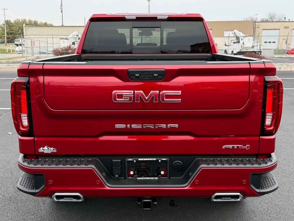 Used 2025 GMC Sierra 1500 AT4 w/ AT4 Premium Package image 9