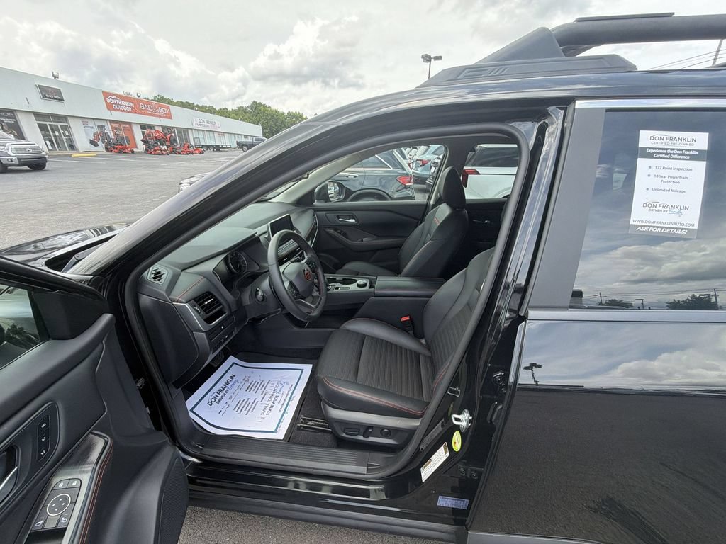 Used 2025 Nissan Rogue SV w/ Rock Creek Premium Package AWD/4WD image 11