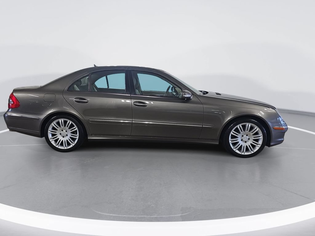 Used 2008 Mercedes-Benz E 350 4MATIC Sedan image 2