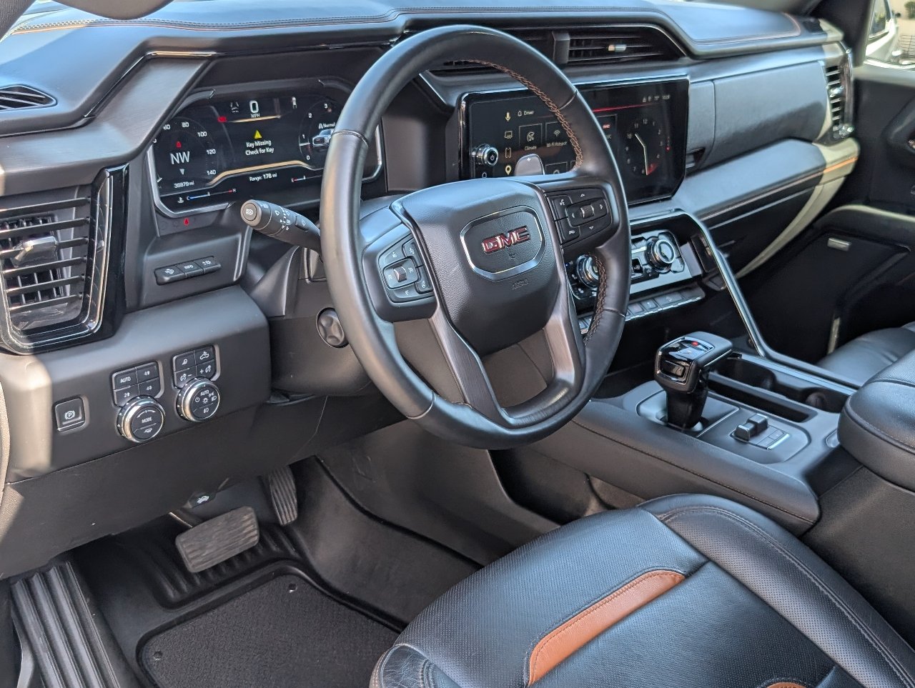 Used 2024 GMC Sierra 1500 AT4 w/ Technology Package AWD/4WD image 14