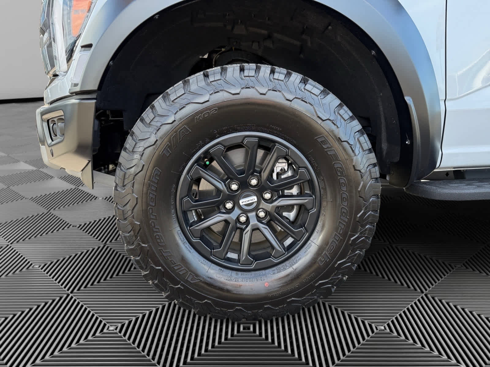 Used 2025 Ford F150 Raptor image 9