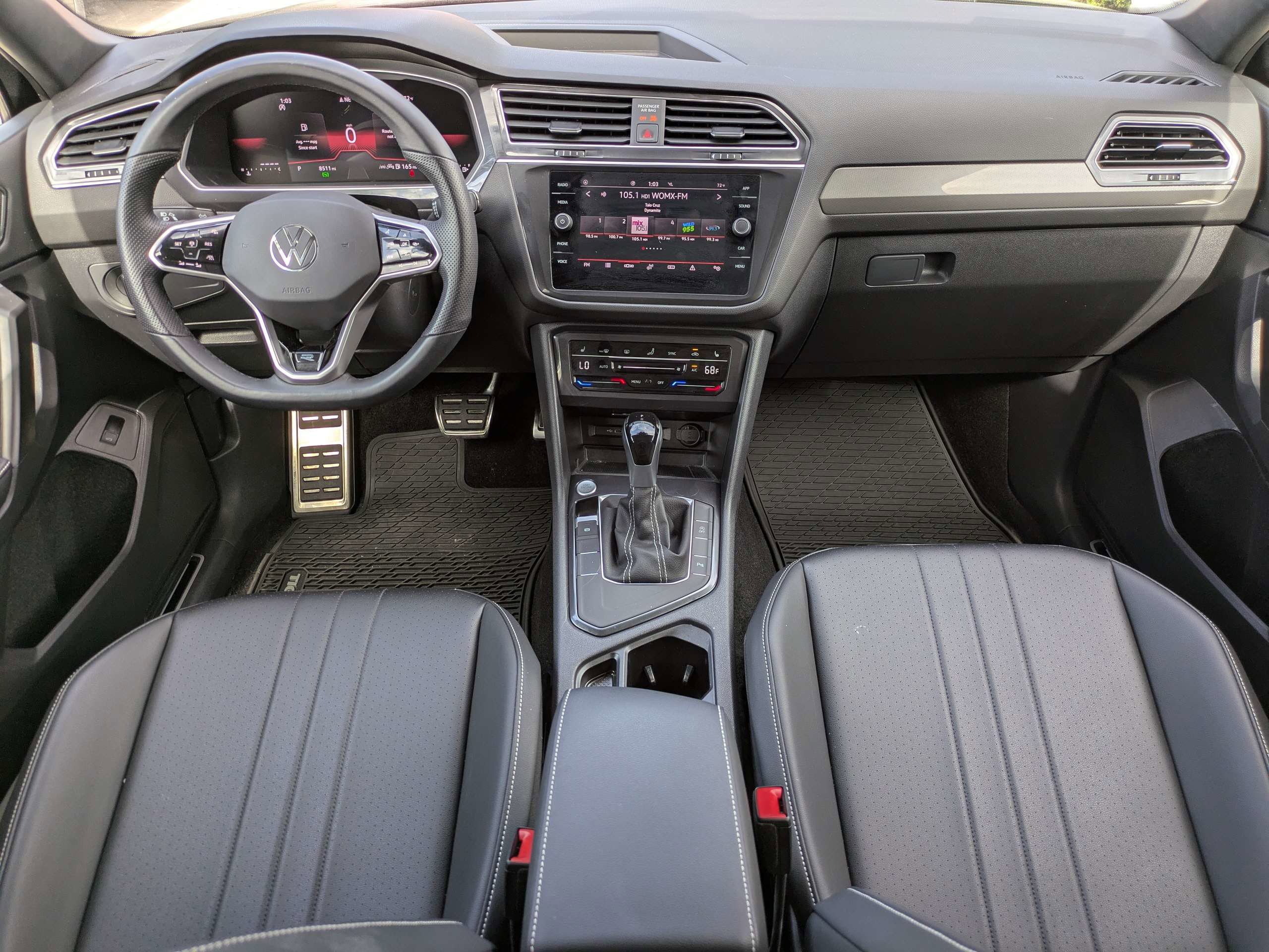 Used 2024 Volkswagen Tiguan SE R-Line image 16