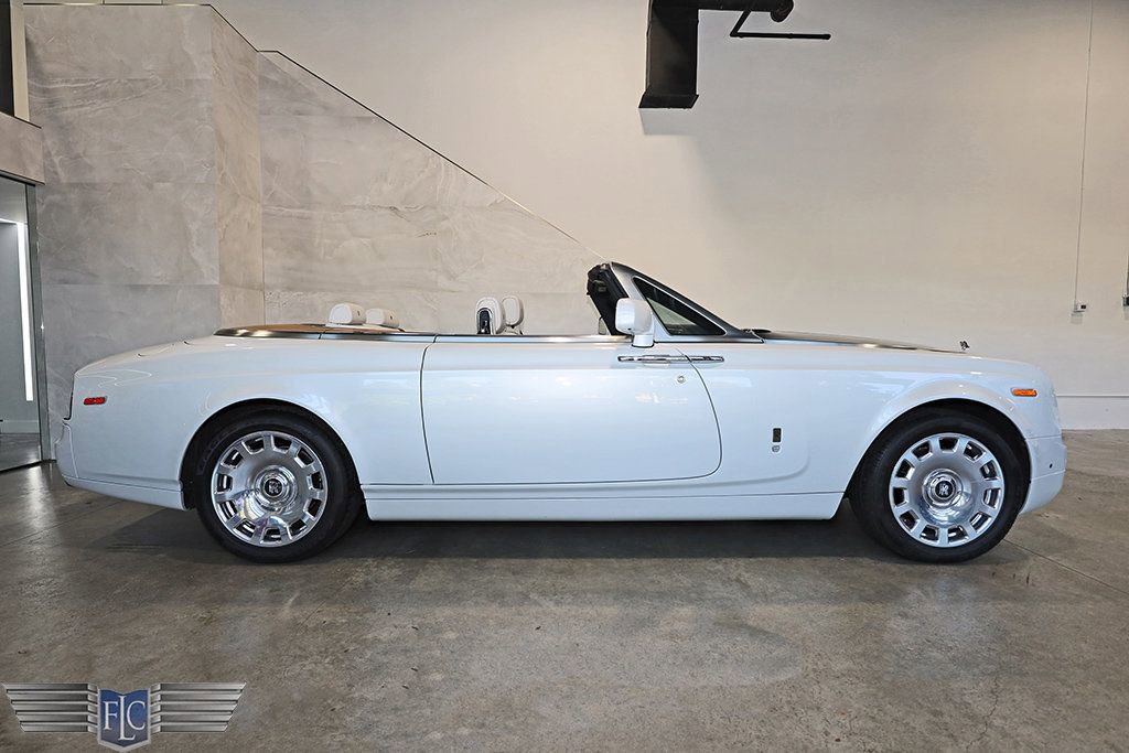 Used 2017 Rolls-Royce Phantom Drophead Coupe image 2