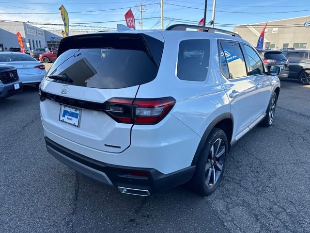 Used 2024 Honda Pilot Touring image 18