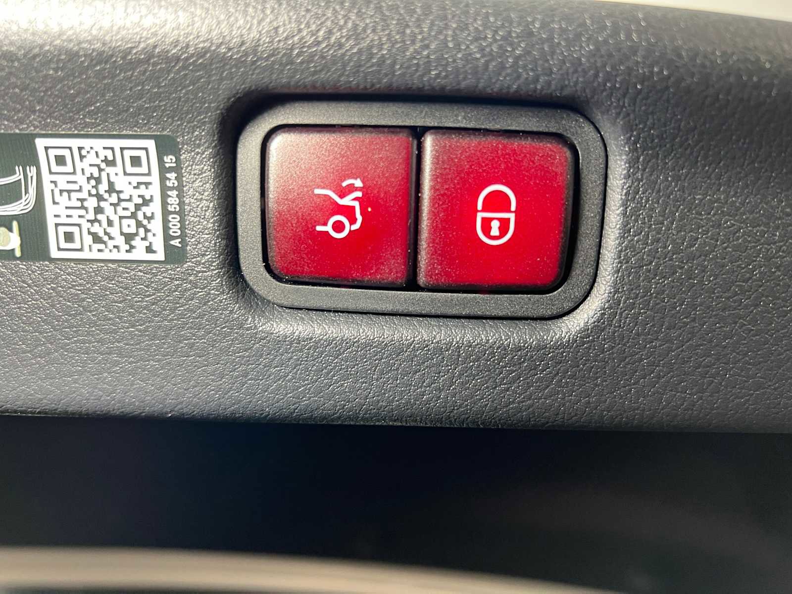 Certified 2025 Mercedes-Benz C 300 4MATIC Sedan image 17