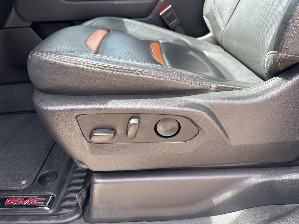Used 2024 GMC Sierra 1500 AT4 w/ Technology Package AWD/4WD image 12