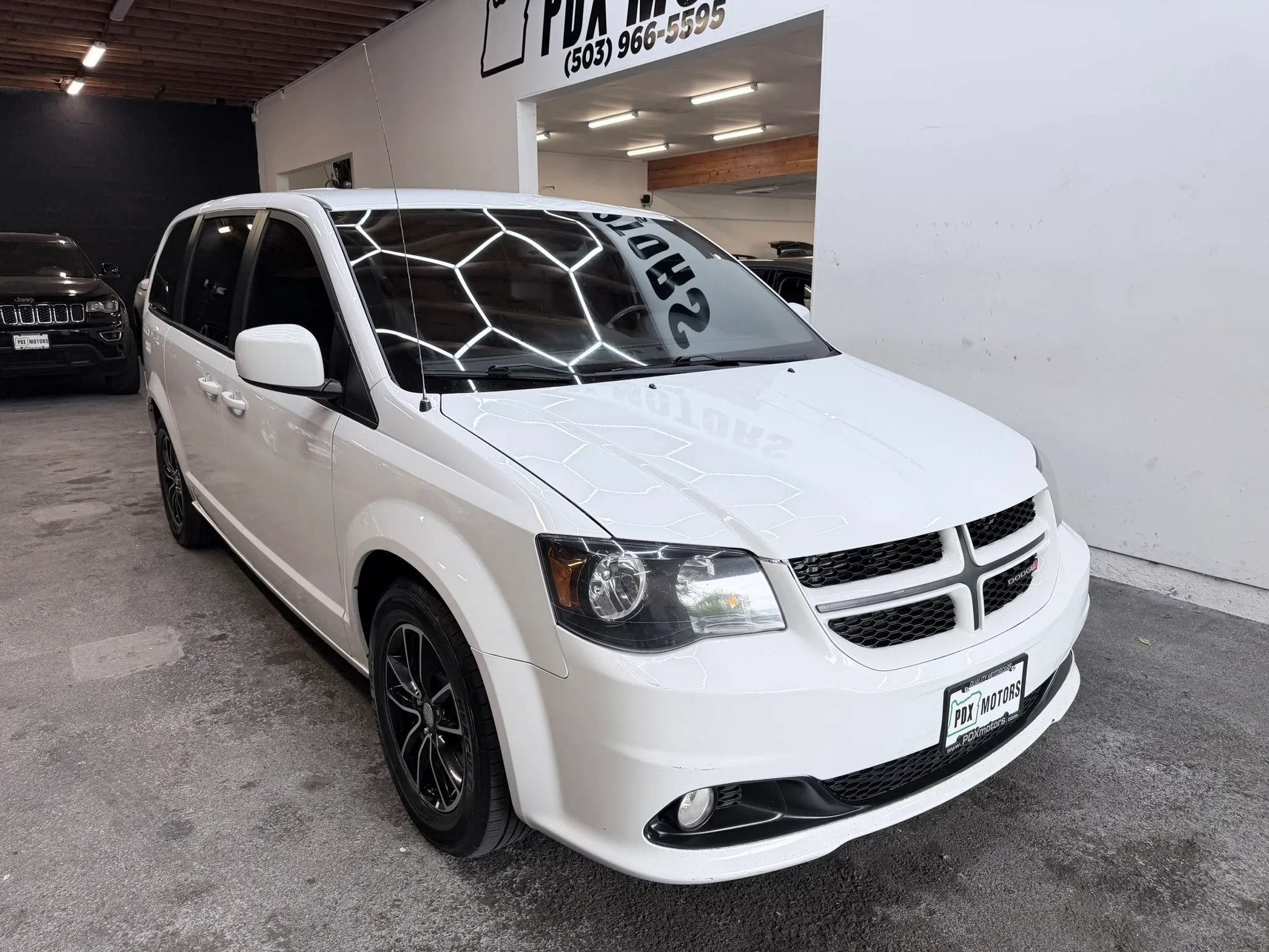 Used 2019 Dodge Grand Caravan GT FWD image 2