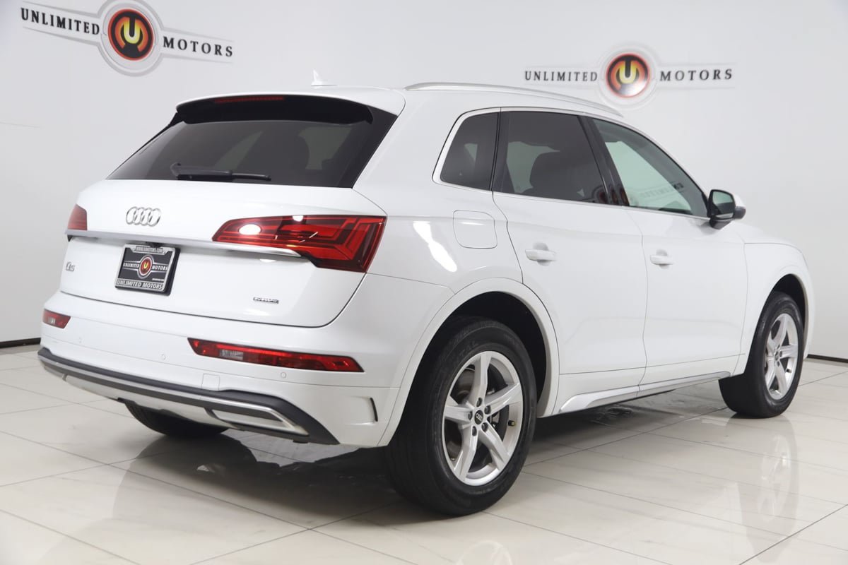 Used 2023 Audi Q5 2.0T Premium w/ Convenience Package AWD/4WD image 3