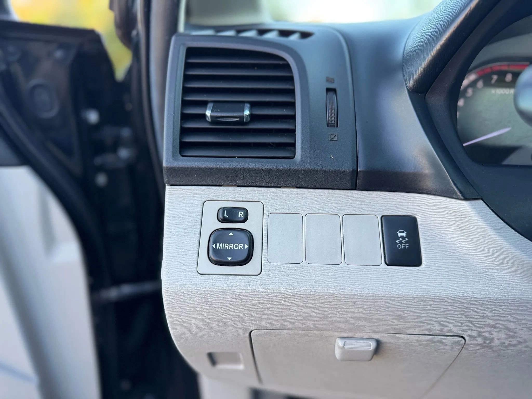 Used 2013 Toyota Venza LE image 20