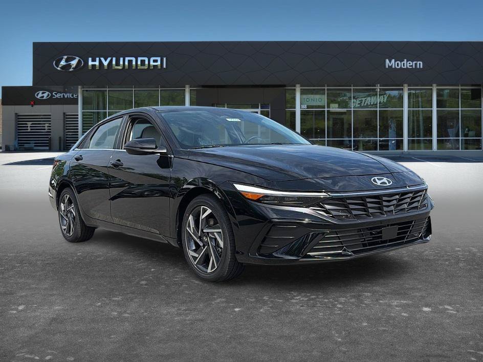 New 2026 Hyundai Elantra Limited FWD image 2