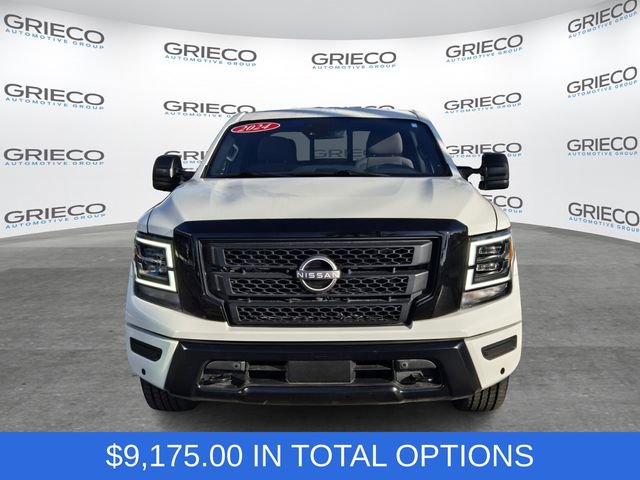 Used 2024 Nissan Titan SV w/ SV Convenience Package AWD/4WD image 3