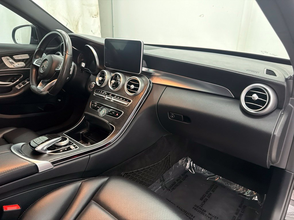 Used 2015 Mercedes-Benz C 400 4MATIC image 31