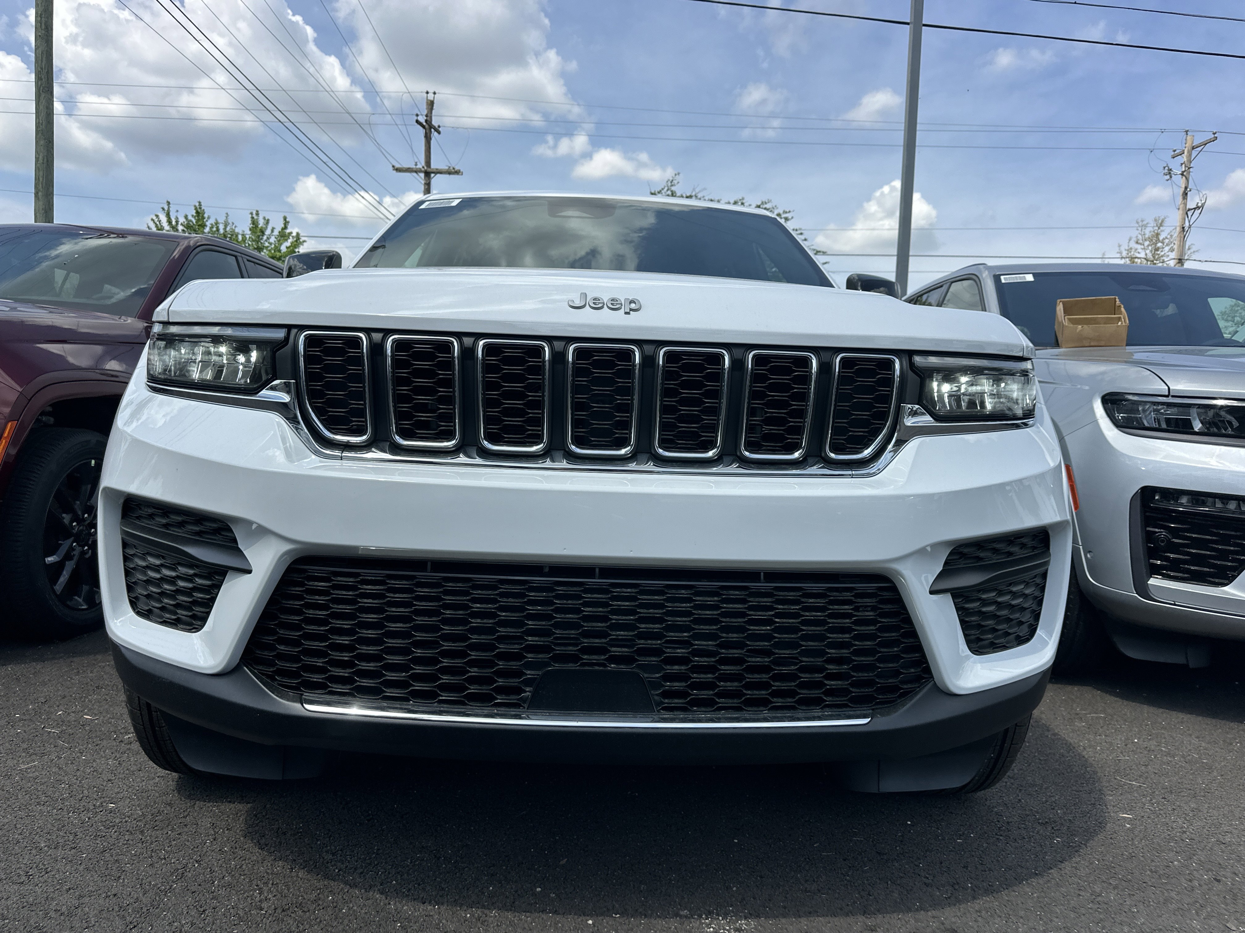 New 2026 Jeep Grand Cherokee Laredo AWD/4WD image 17