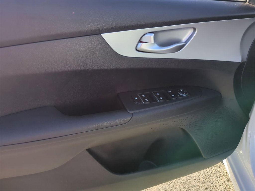 Certified 2023 Kia Forte LXS w/ LXS Technology Package image 20