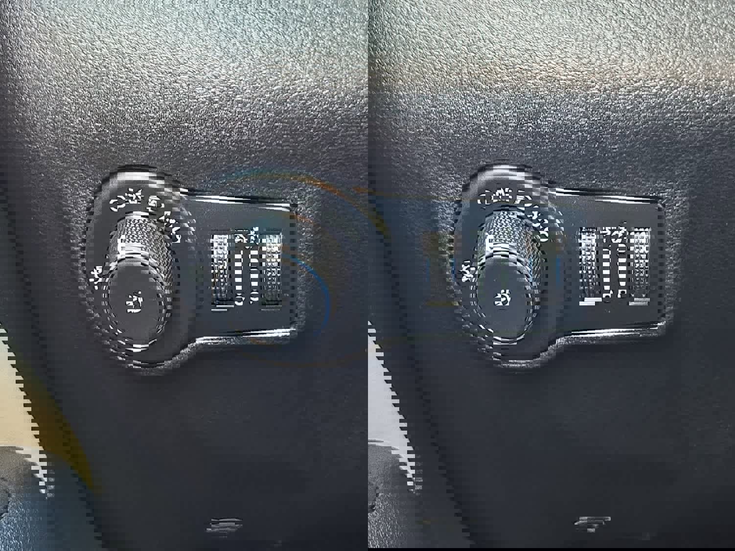 Used 2022 Jeep Compass Limited w/ Elite Group image 18