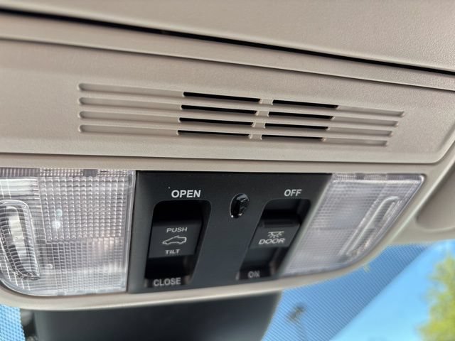 Certified 2025 Honda Odyssey Touring image 36