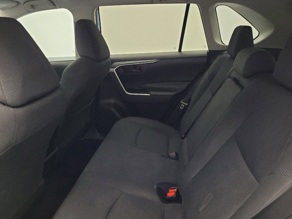 Used 2020 Toyota RAV4 LE image 18