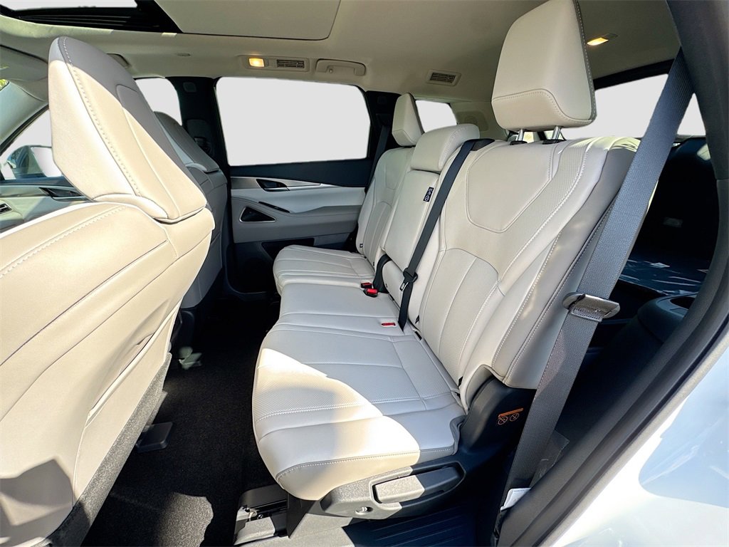 New 2026 INFINITI QX60 Luxe w/ Cargo Package image 26