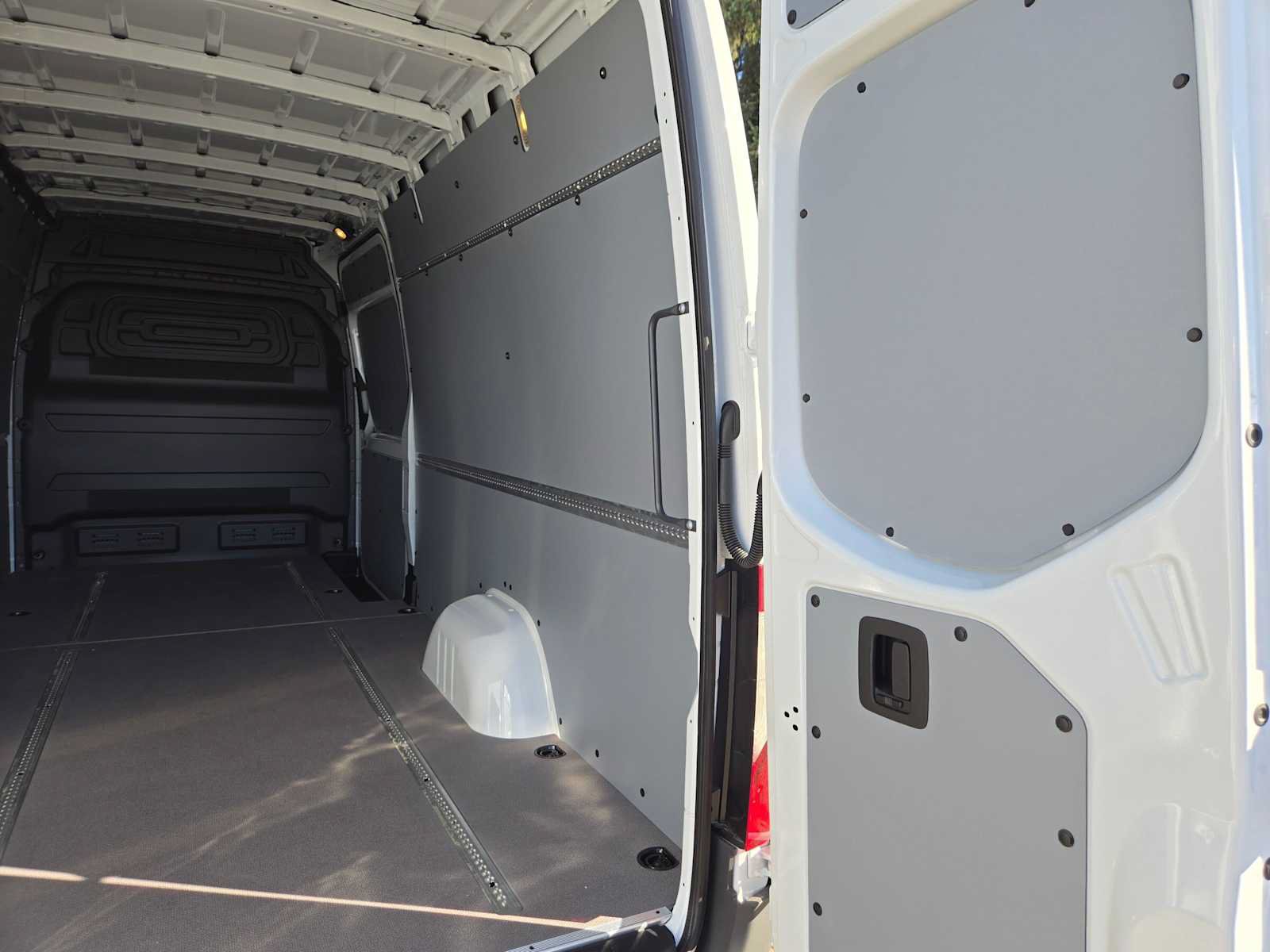 New 2026 Mercedes-Benz Sprinter 2500 image 18