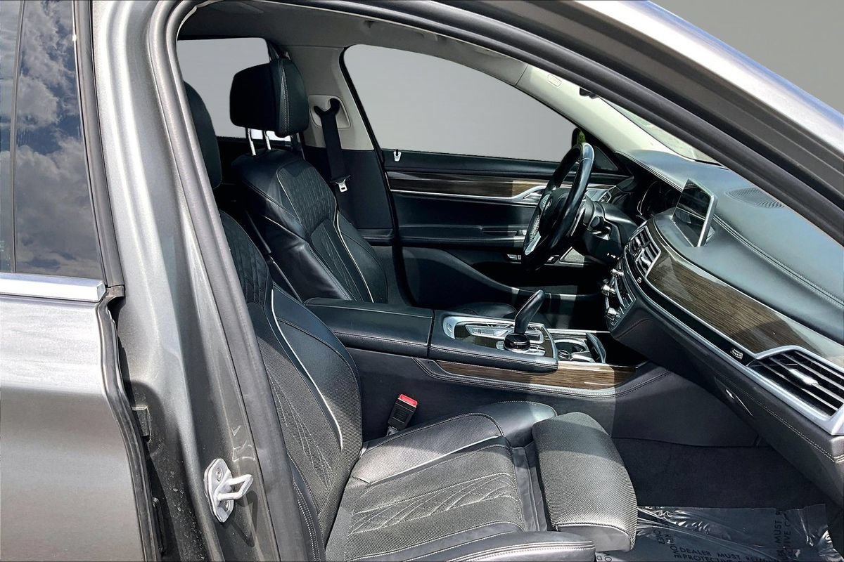 Used 2018 BMW 750i xDrive AWD/4WD image 13