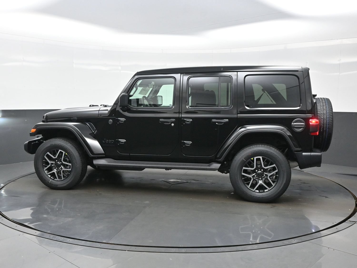 New 2027 Jeep Wrangler Unlimited Sahara AWD/4WD image 4