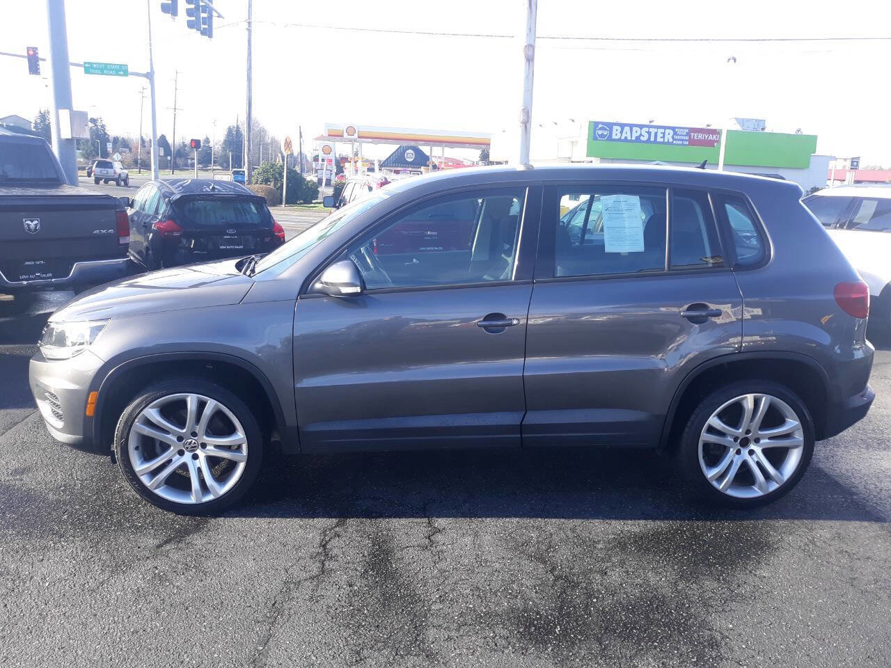 Used 2013 Volkswagen Tiguan S image 8