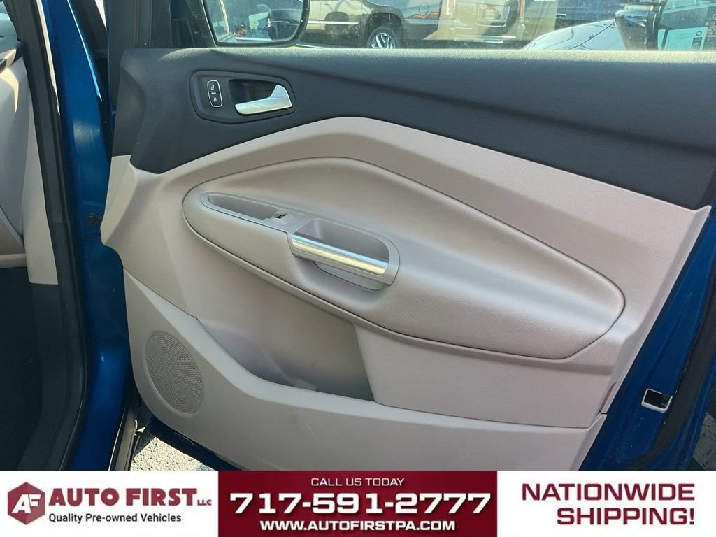 Used 2019 Ford Escape Titanium AWD/4WD image 16