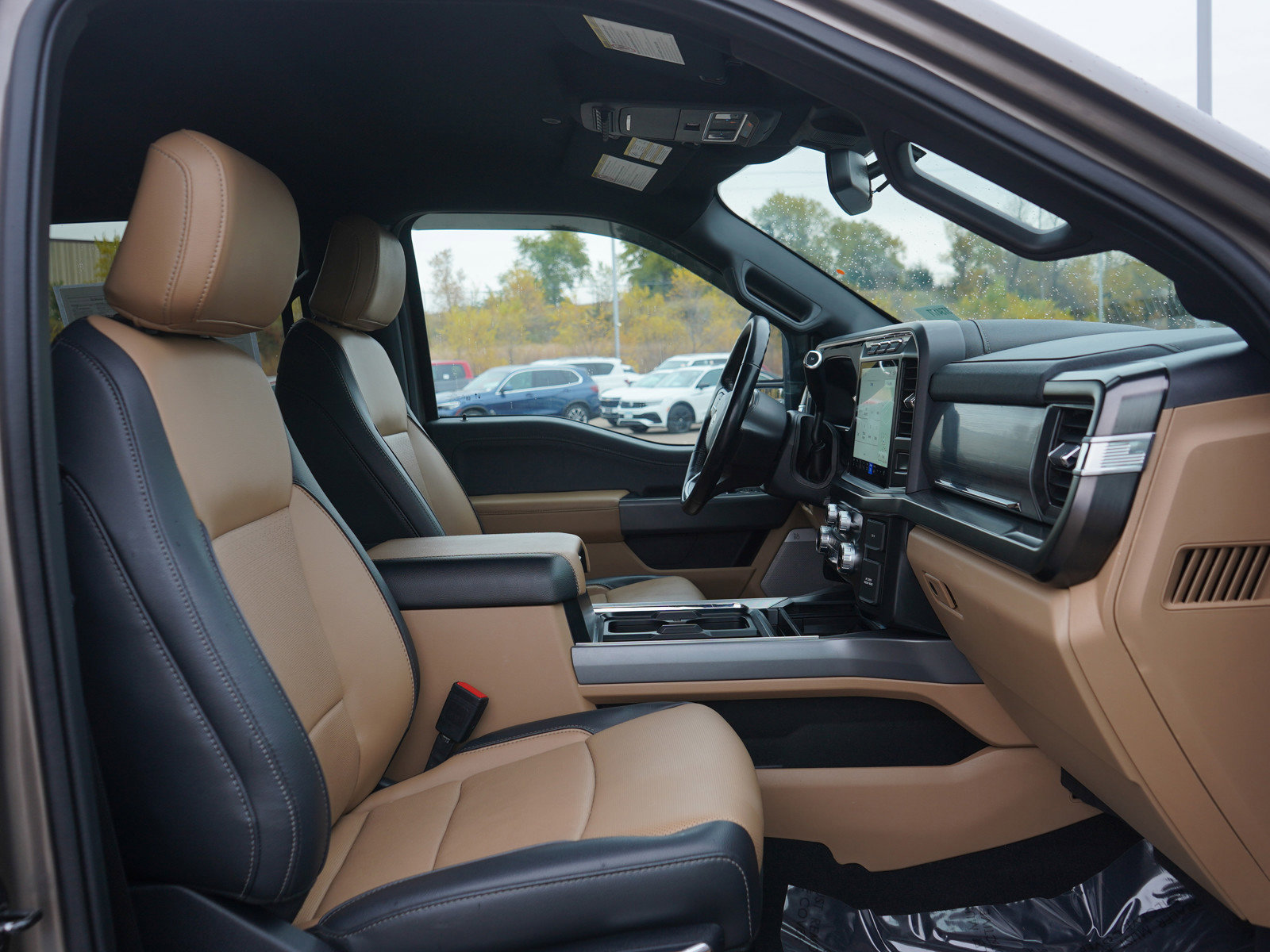 Used 2023 Ford F350 Lariat image 16