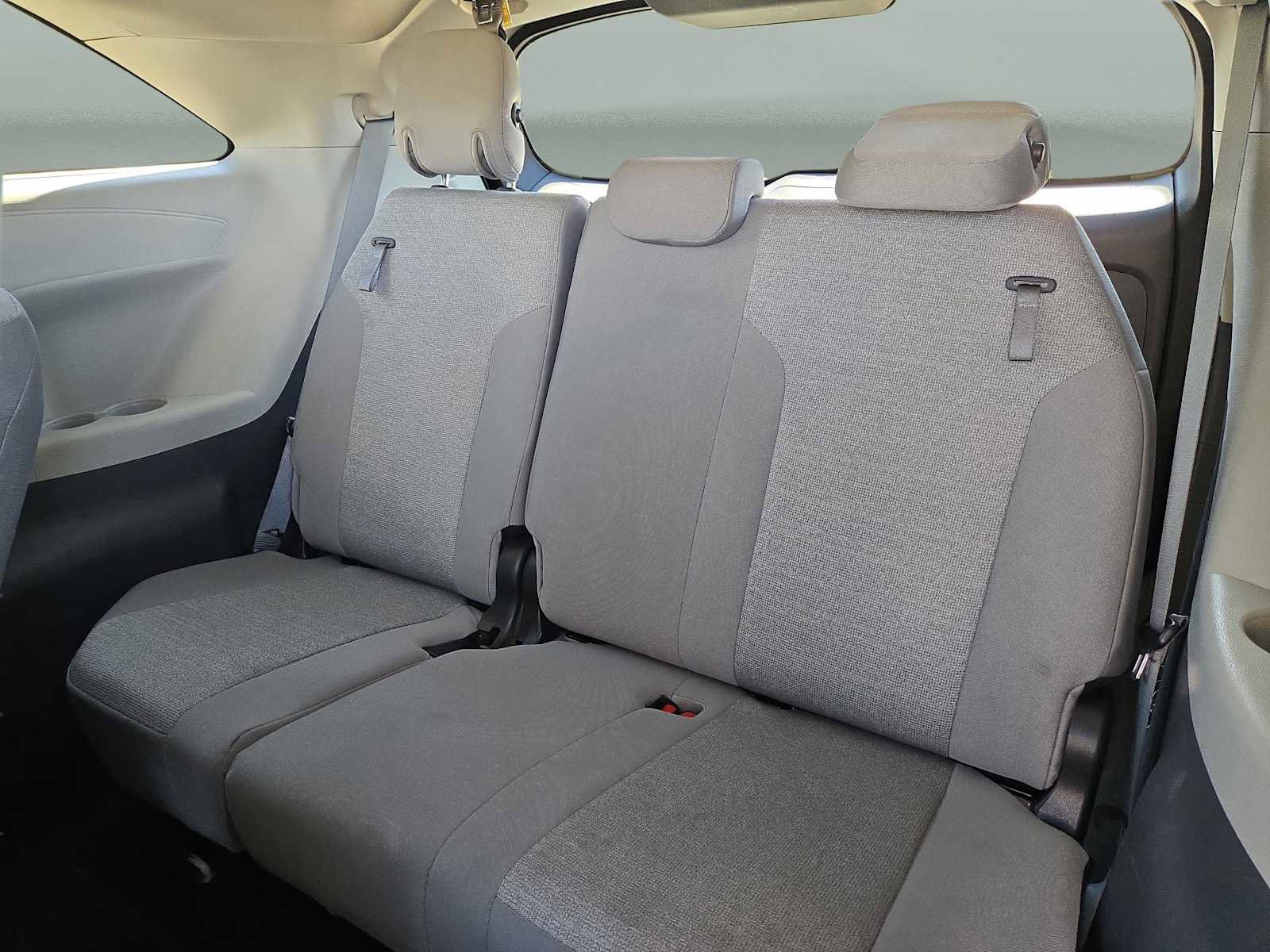 Used 2024 Toyota Sienna LE image 13