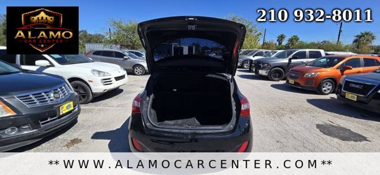 Used 2017 Hyundai Elantra GT FWD image 23