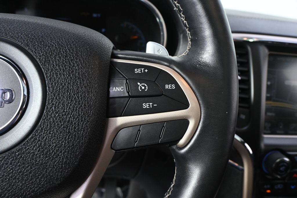 Used 2017 Jeep Grand Cherokee Overland AWD/4WD image 34